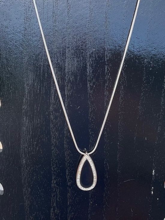 Premier Designs Jewelry - Premier Designs Necklace Vintage teardrop pendant Silvertone chain 18”